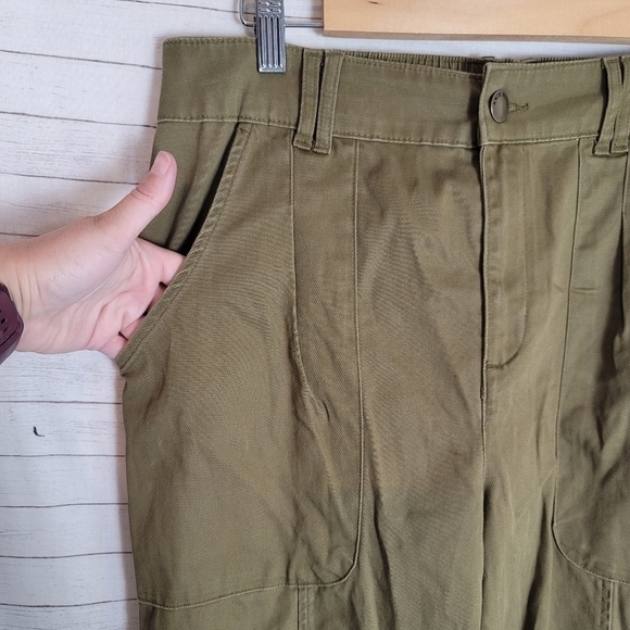 KNOX ROSE CUFFED OLIVE GREEN CARGO PANTS W ELASTIC WAIST BAND, SZ MEDIUM - Picture 4 of 16